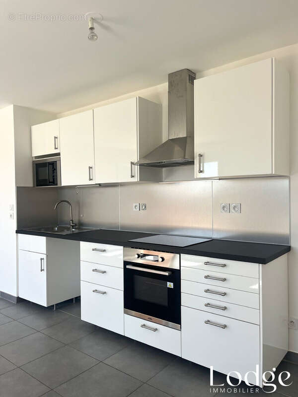 Appartement à CHATEAUNEUF-LE-ROUGE