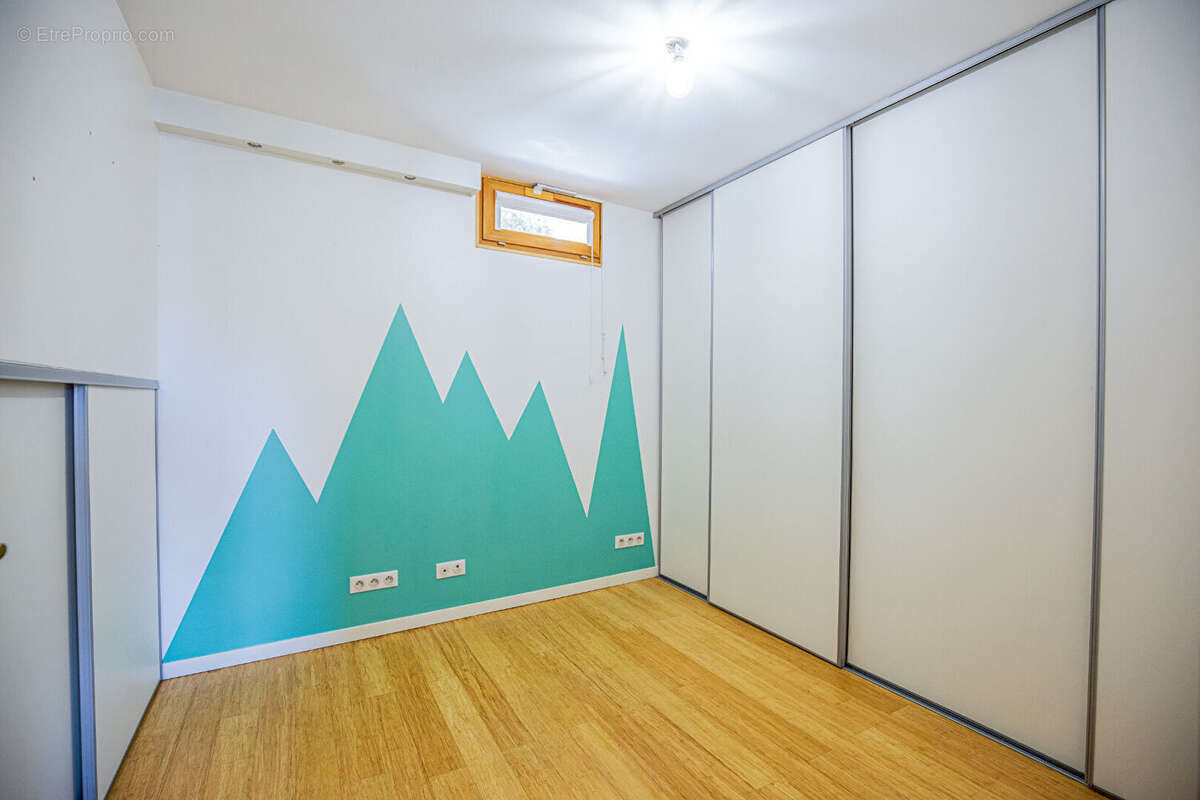 Agence immobiliere laforet - exclusivite - "cyprès" - poisy - appartement rez-de-jardin t3 de 63,66m² - cave - place privative c - photo 8