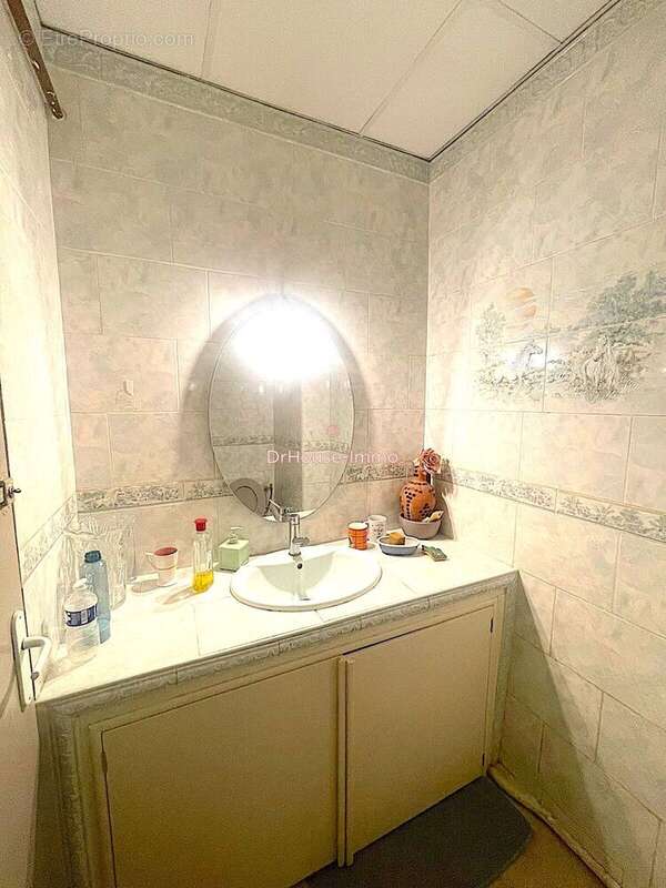 Commerce à MARSEILLE-1E