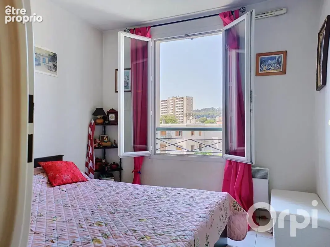 à vendre sur TOULON OUEST Appartement de type 2 avec balcon et parking privé en sous sol - photo 4
