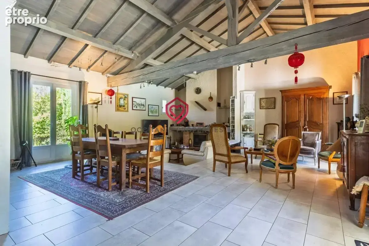 Villa de plain-pied avec piscine, tennis et plus de 2ha - photo 6