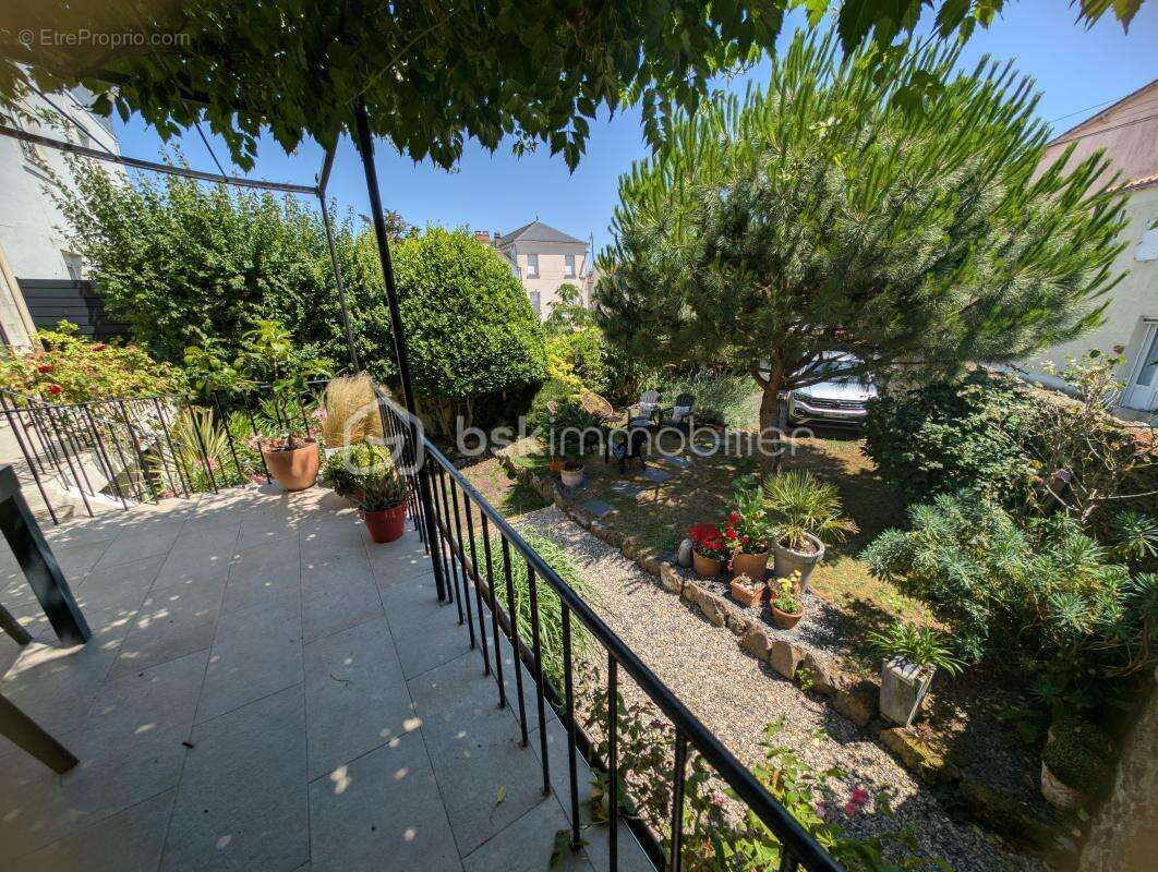 Maison à SAINT-JULIEN-DE-CONCELLES