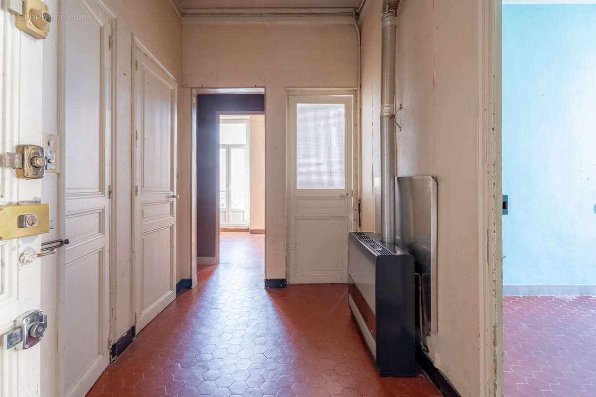 Appartement à MARSEILLE-4E