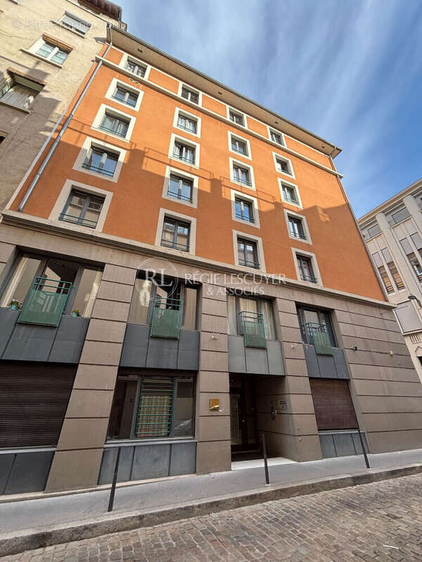 Parking à LYON-2E