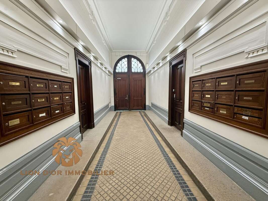 Appartement 68 m² à Lyon-1e  - photo 2