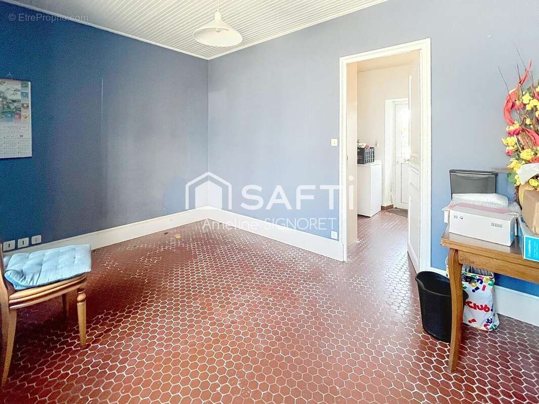 Photo 7