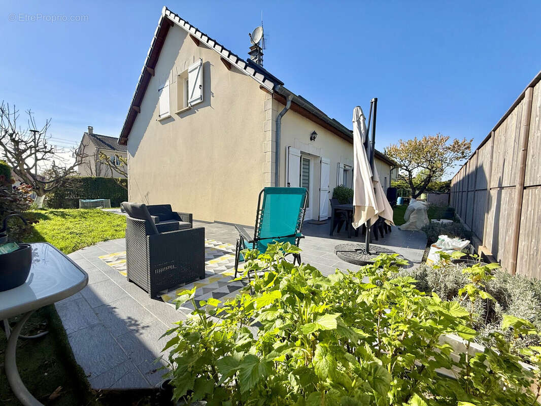 Maison à COMPERTRIX