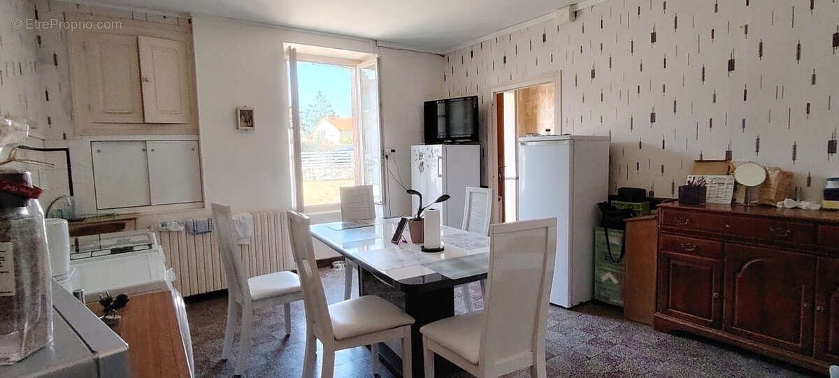 Maison à vendre 4 pièces AIRVAULT (79) - photo 2