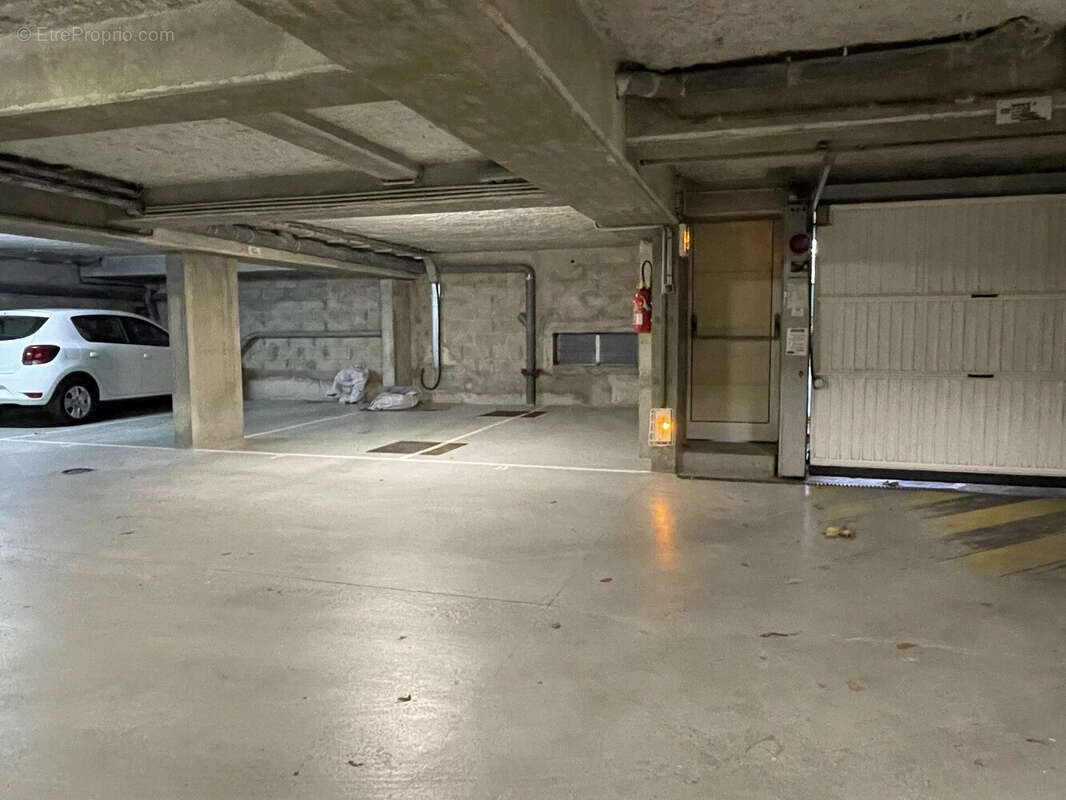 Parking à JUVISY-SUR-ORGE