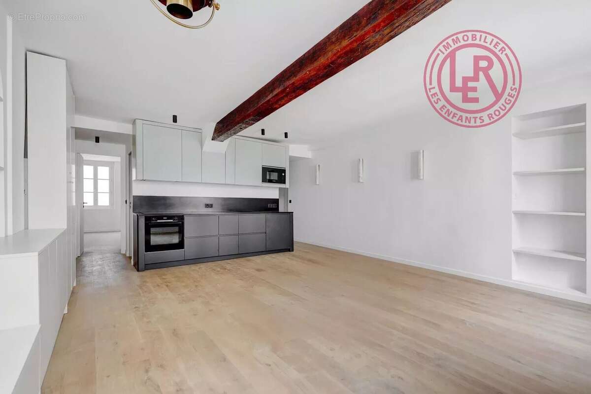 Appartement à PARIS-3E