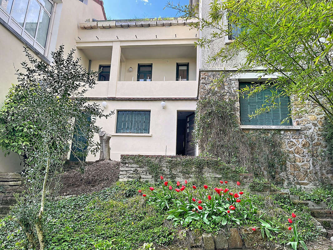 Maison à SURESNES