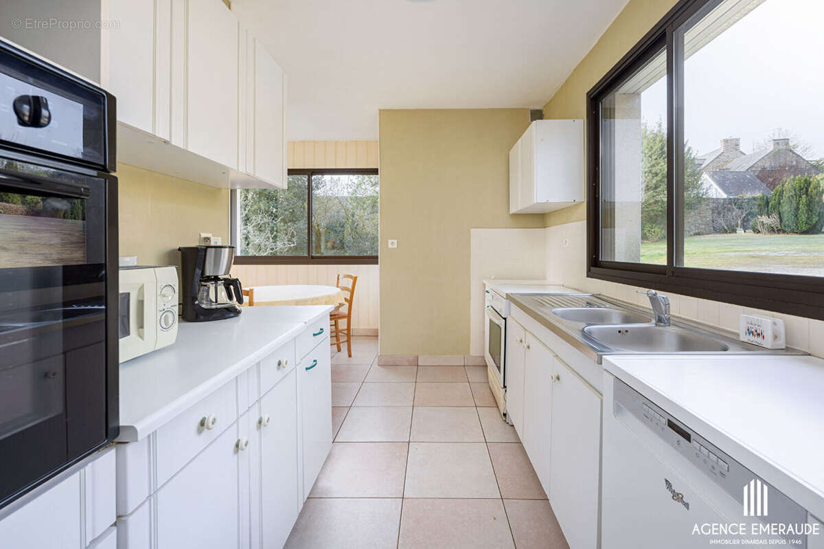 Maison à PLOUER-SUR-RANCE