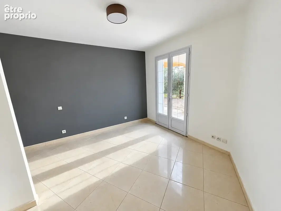 La Motte -Villa de 150 m2 - Grand jardin arboré - Terrain piscinable - photo 12