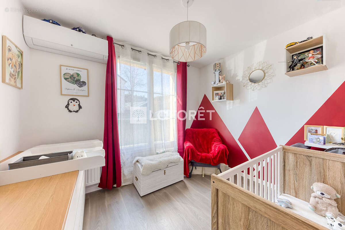 Appartement à CHEVRY-COSSIGNY