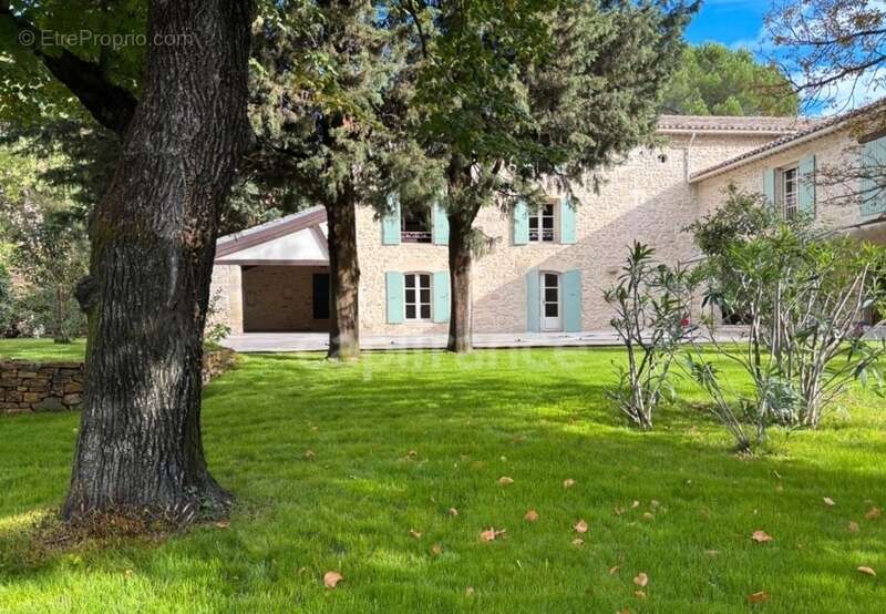Á UZES (30) Propriété d’Exception à Deux Pas de la Place aux Herbes - photo 33