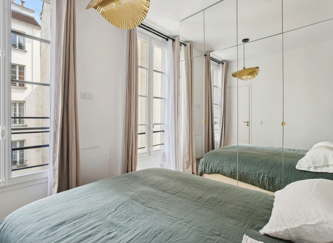 Appartement à PARIS-2E