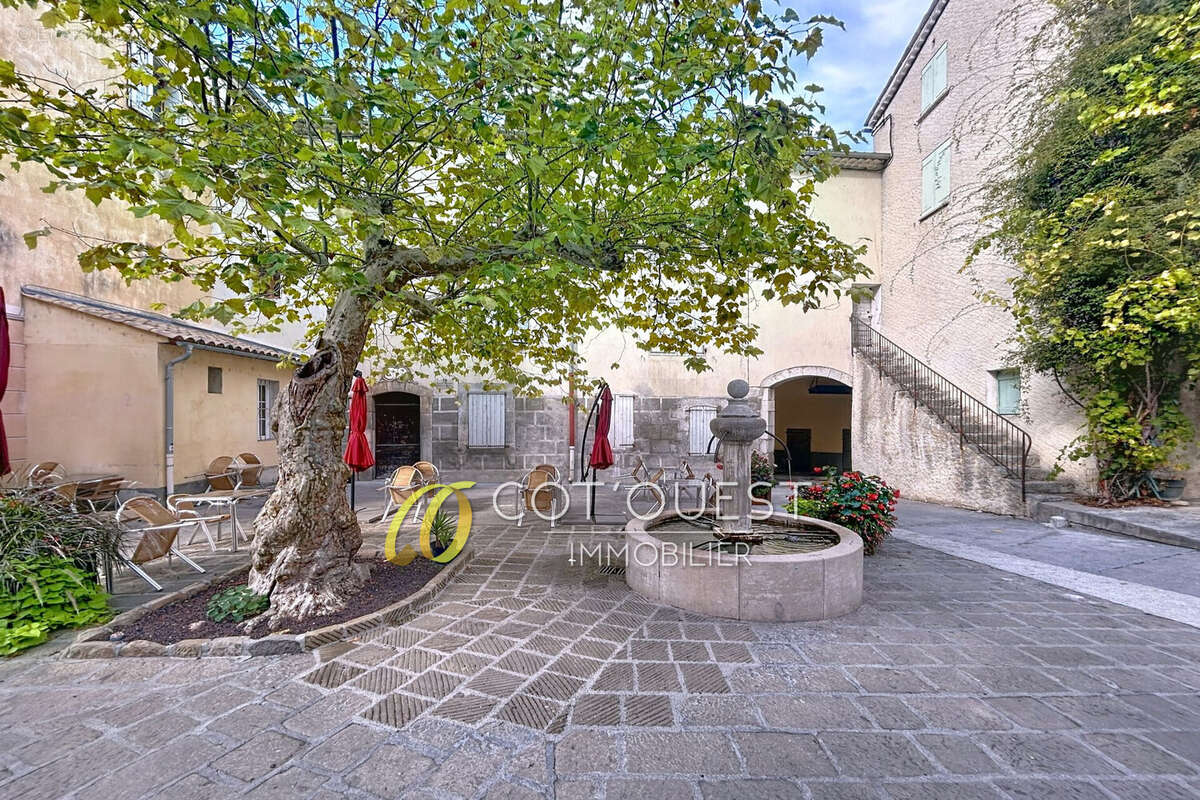 Appartement à ENTREVAUX