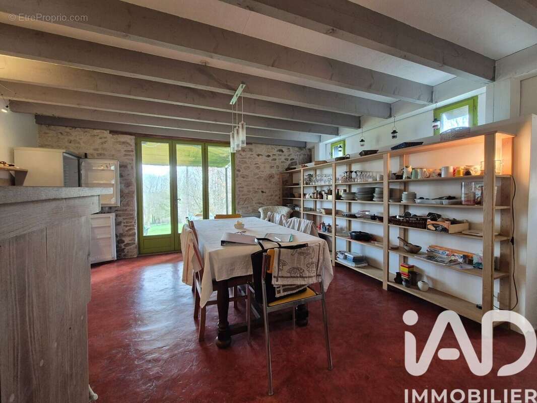 Maison 90 m² à Varaignes  - photo 6