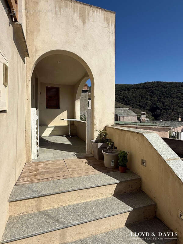 Maison à CENTURI