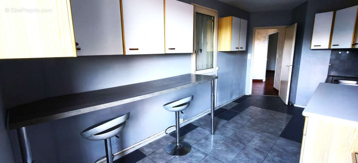 Appartement à ONET-LE-CHATEAU