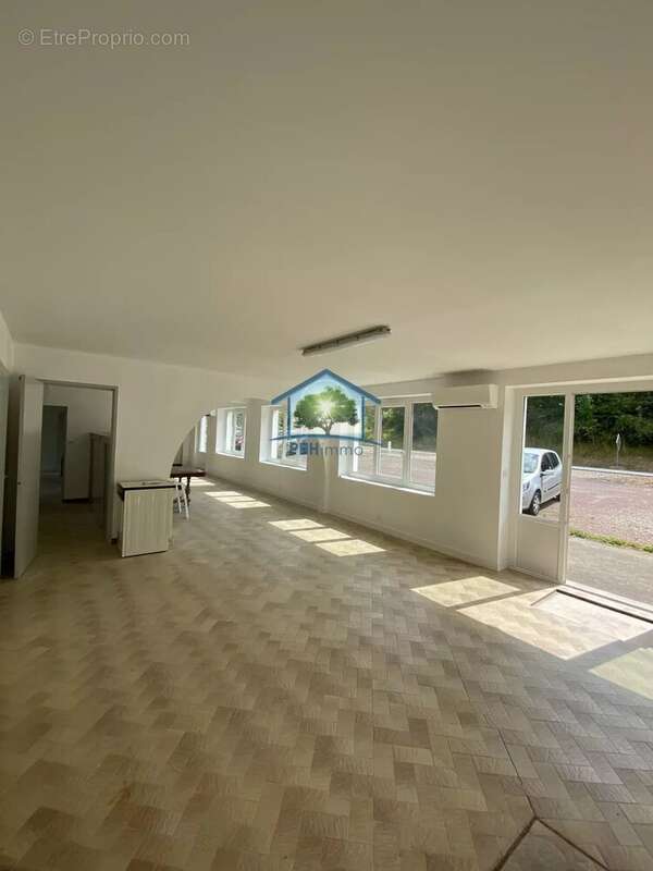 Ensemble immobilier avec maison, dépendances rénovée & ancien hôtel à rénover – Grun-Bordas - photo 19