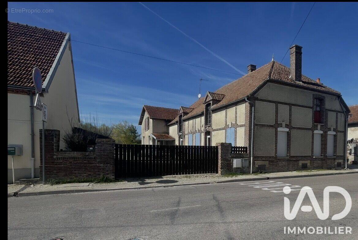 Photo 1 - Maison à PARS-LES-ROMILLY