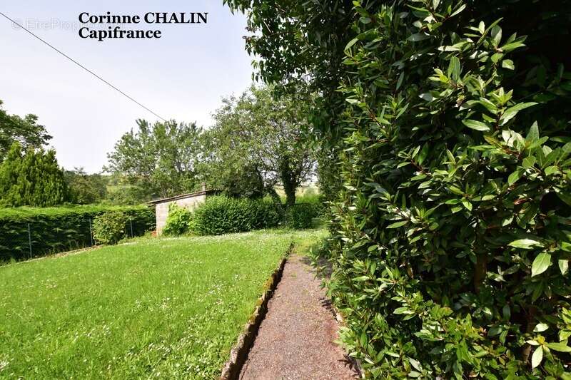 Maison à MONTCOMBROUX-LES-MINES