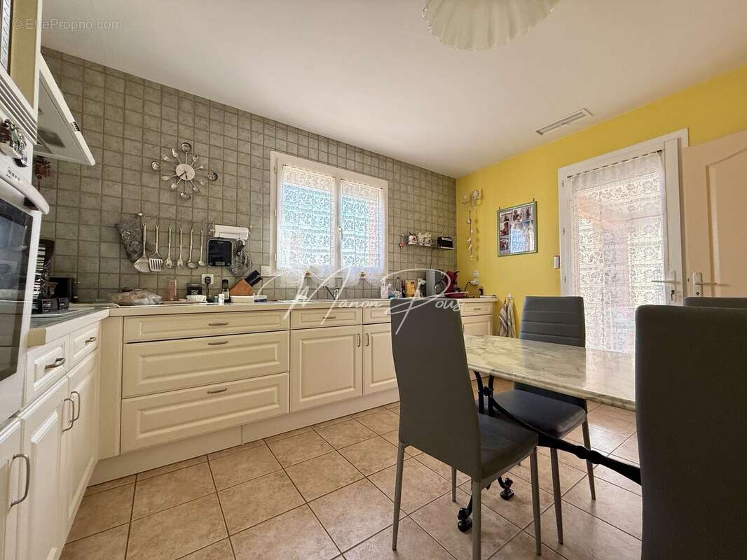 Maison 104 m² à Caves  - photo 12