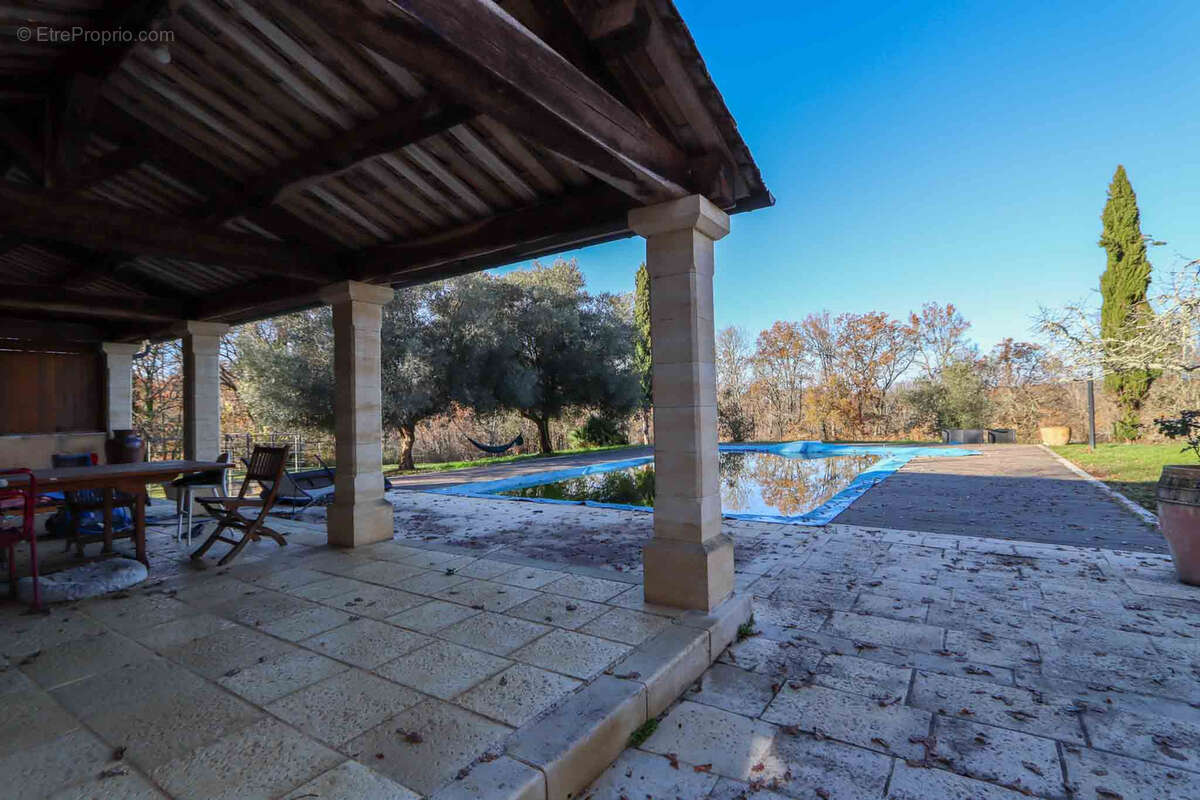 Maison à CENAC-ET-SAINT-JULIEN