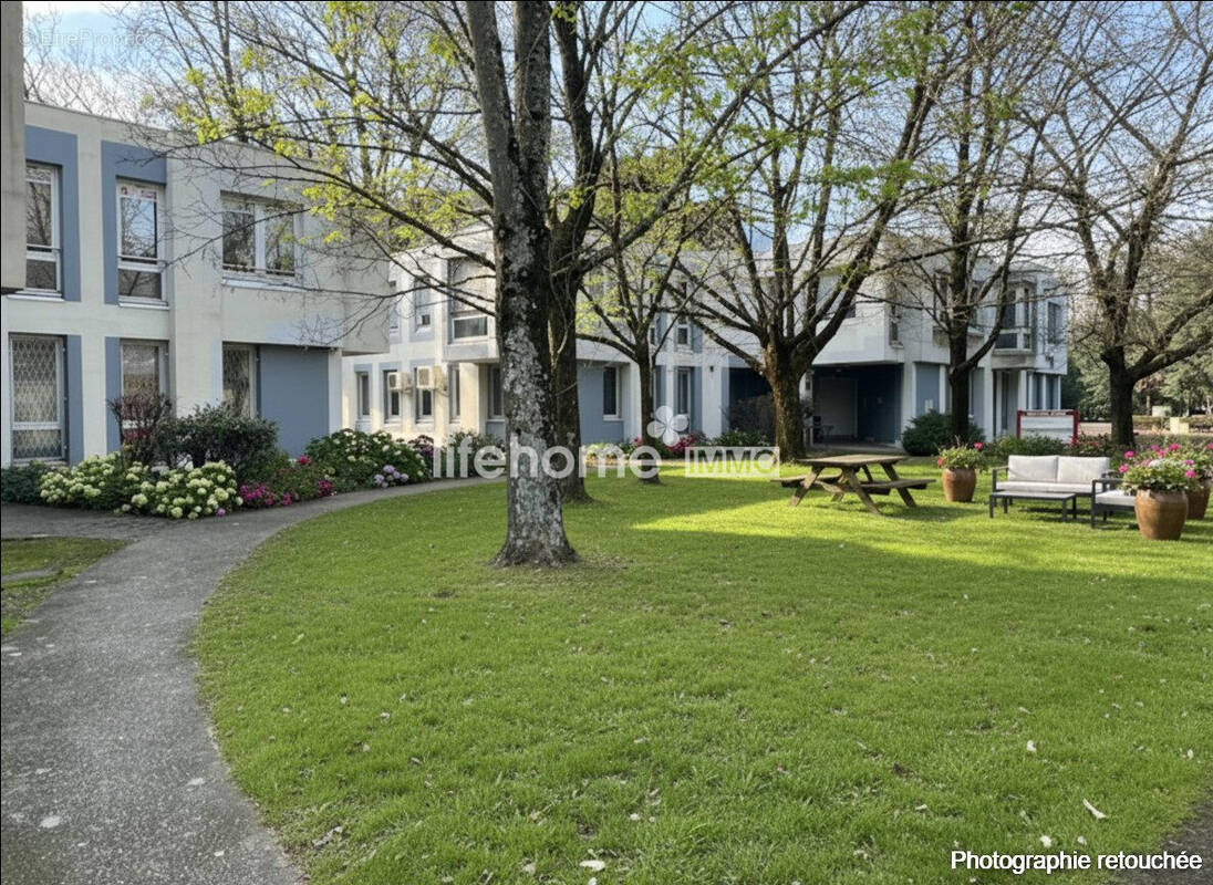 Commerce à SAINT-EGREVE