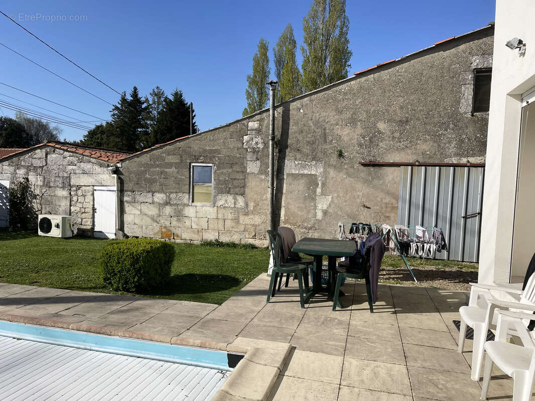 Maison à MORTAGNE-SUR-GIRONDE