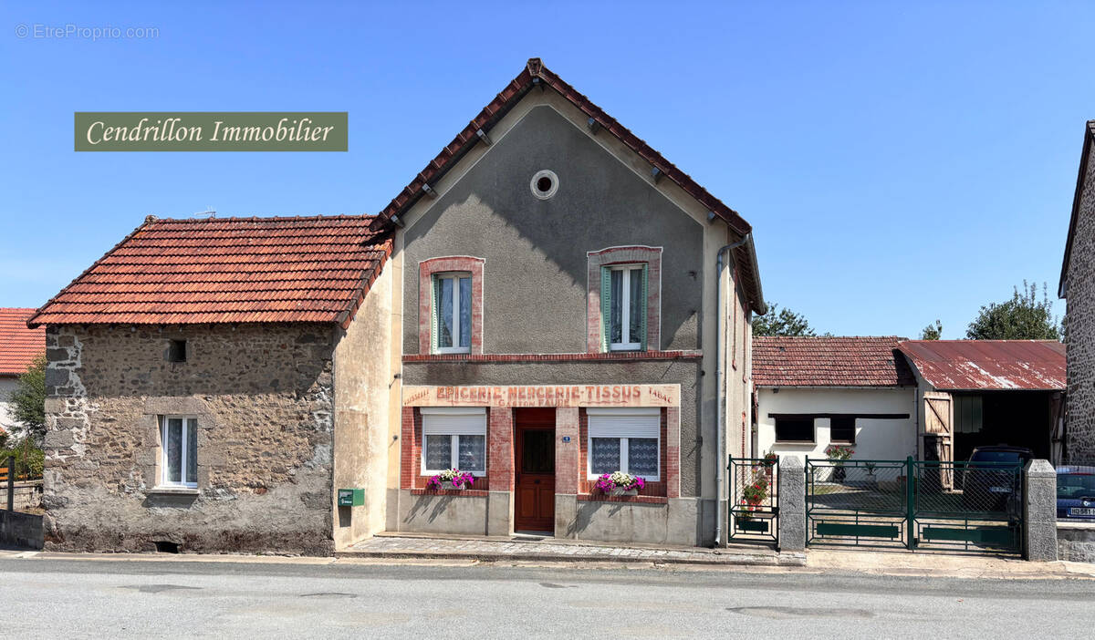 Maison à AZAT-CHATENET