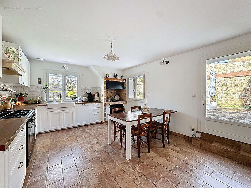 Maison à VAUX-LE-PENIL