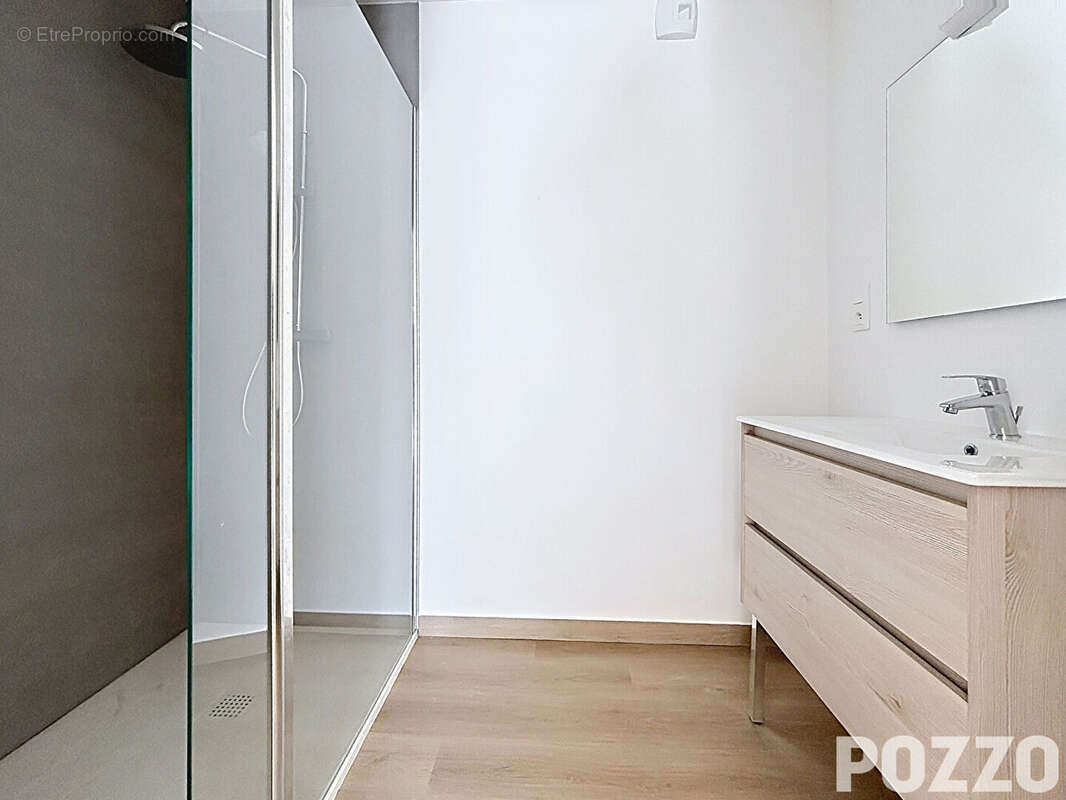 A Vendre - Avranches centre - Appartement rez-de-chaussée - 5 pièce(s) 137,64 m² - terrasse et parking - photo 8