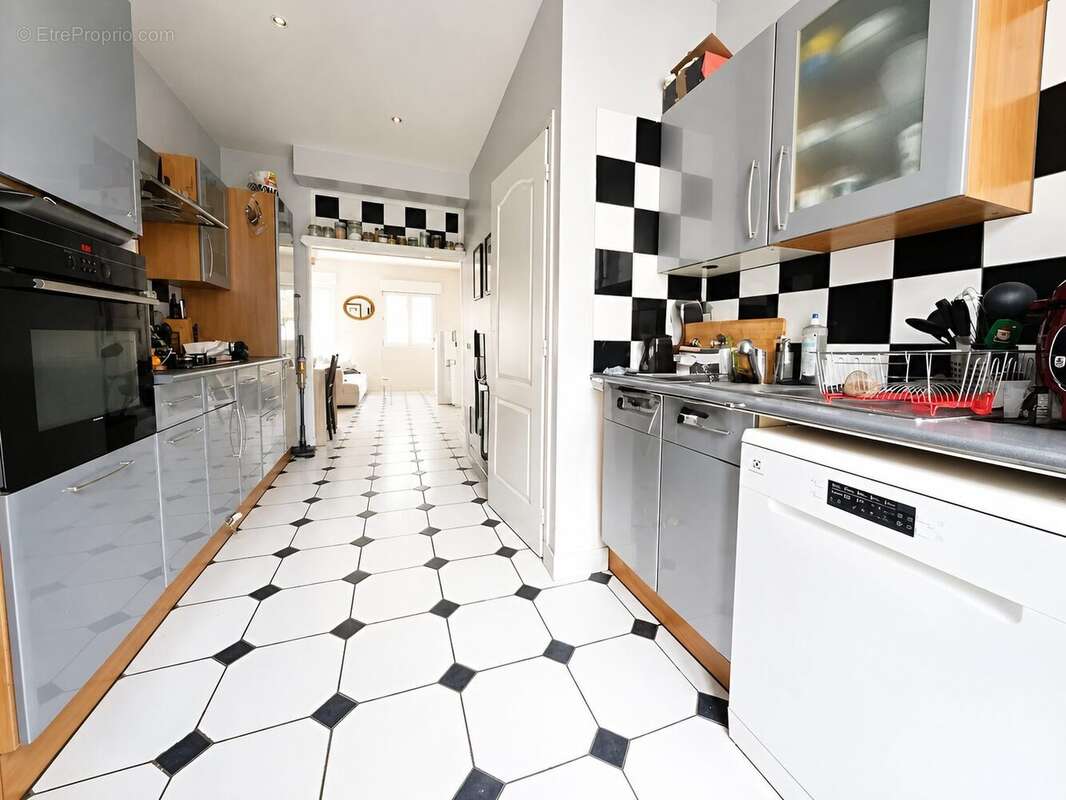 Maison 117 m² à Tours  - photo 2