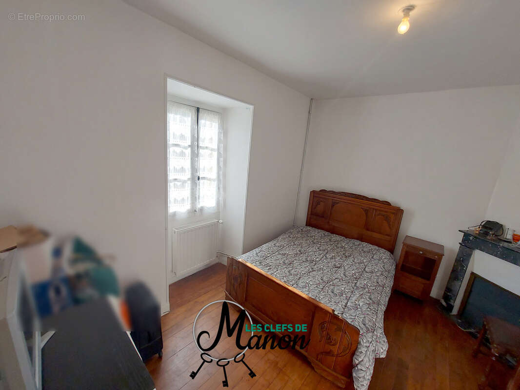 Maison à CHATEAUPONSAC