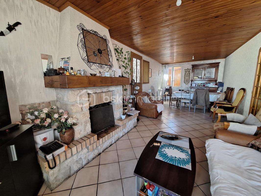 Rare à Montereau ! Maison de ville avec jardin, terrasse & 4 chambres : le coup de cœur garanti ! - photo 10