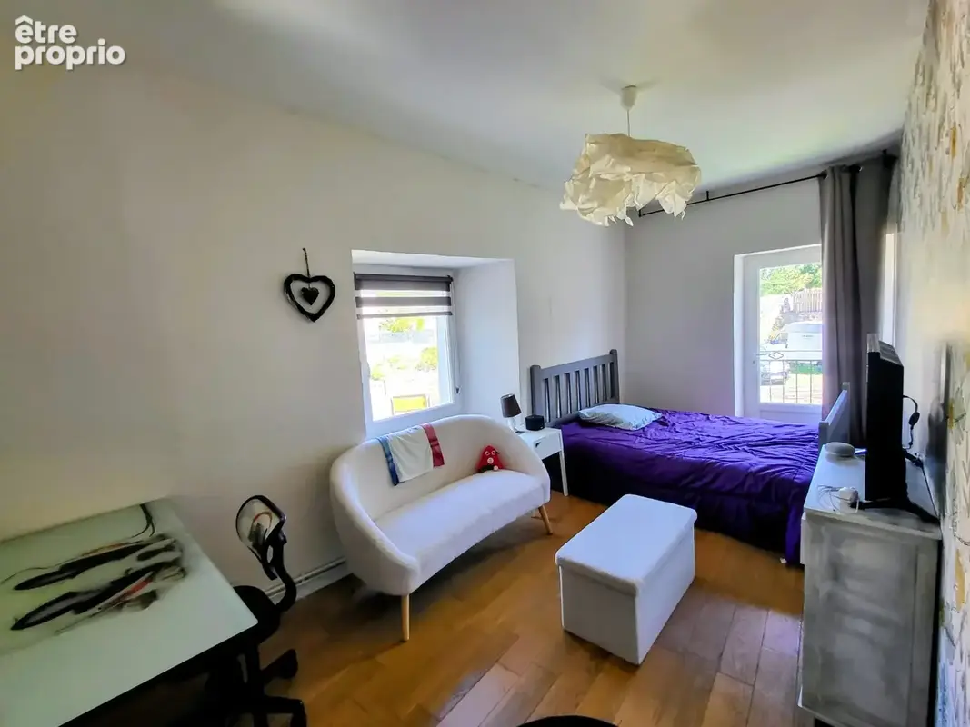 Maison lumineuse avec terrasses, jacuzzi neuf et revenus photovoltaïques - photo 6