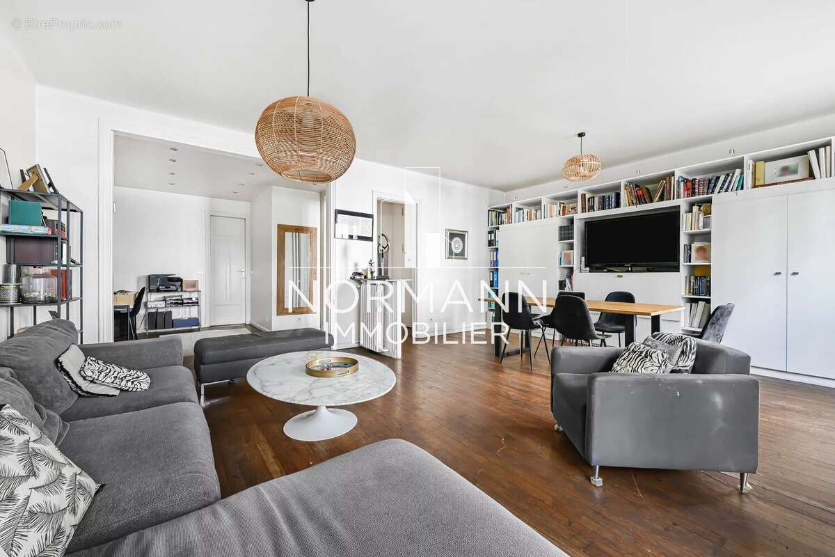 Appartement à PARIS-16E