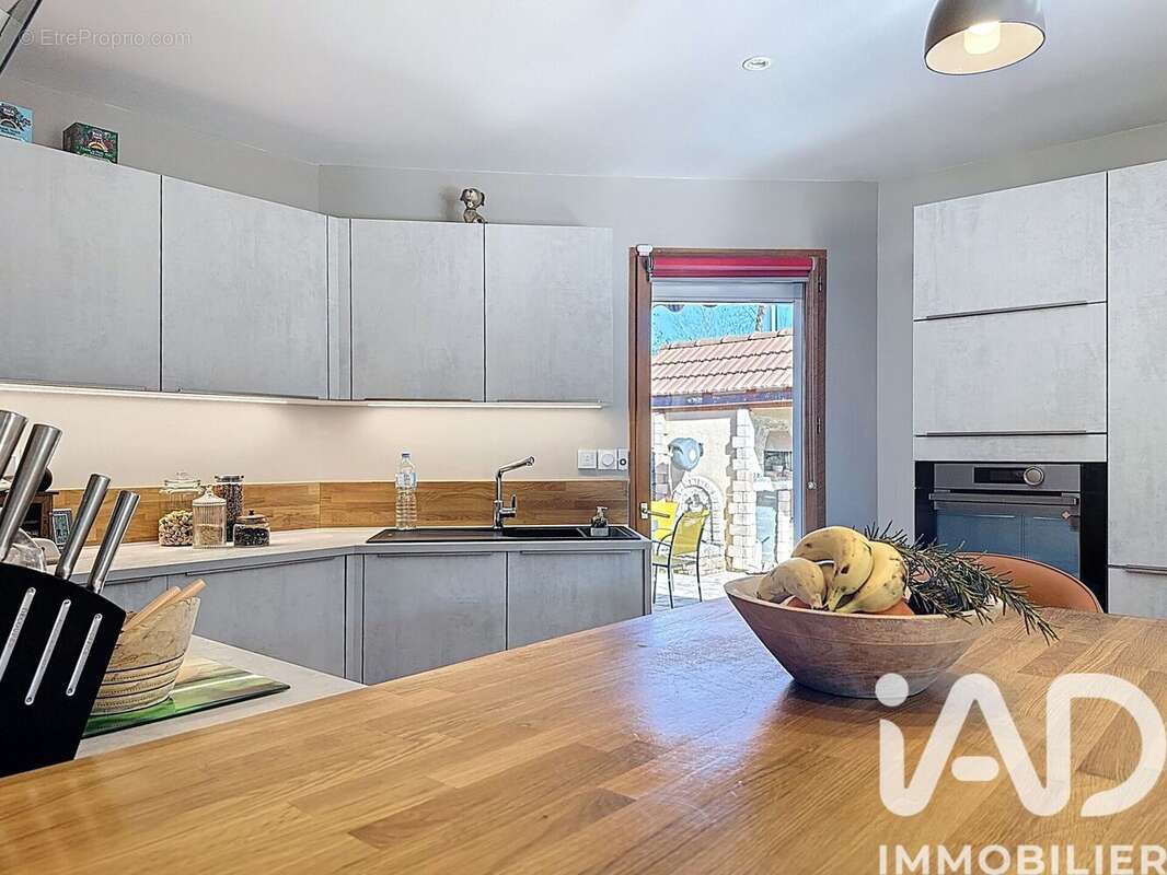 Maison 134 m² à La Roche-Sur-Foron  - photo 8