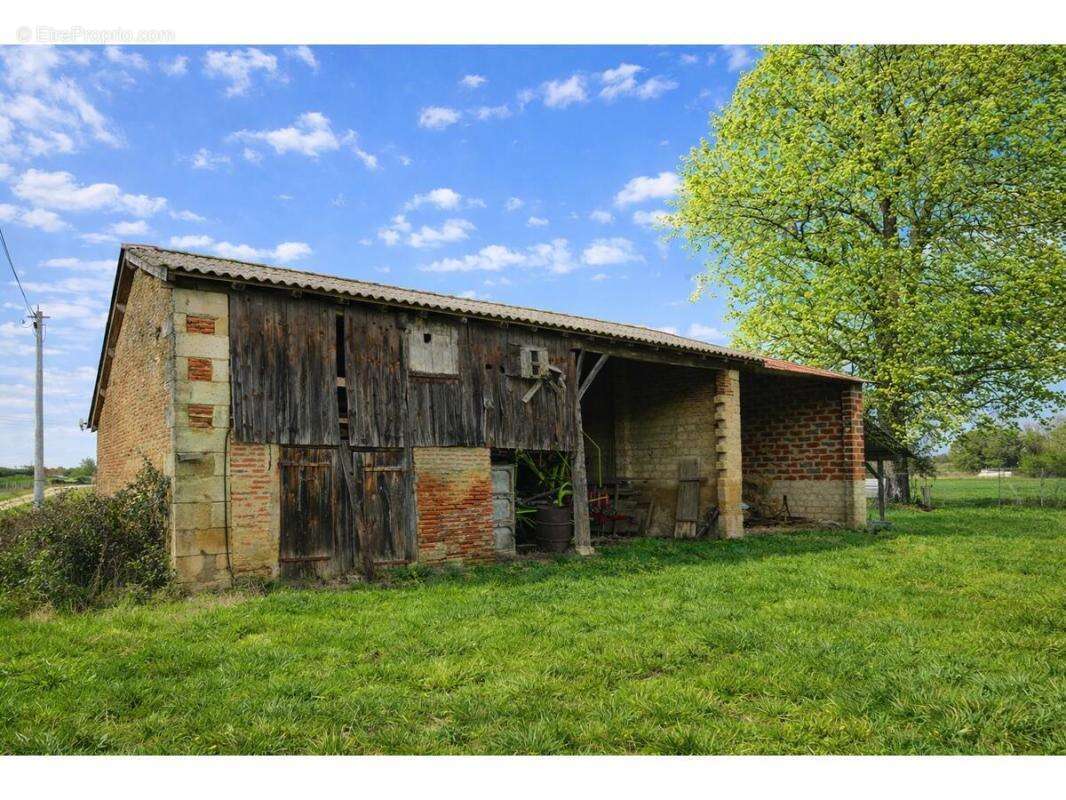Maison 67 m² à Montpon-Menesterol  - photo 17
