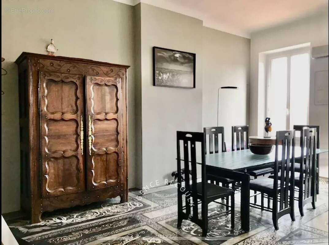 Appartement à MARSEILLE-6E