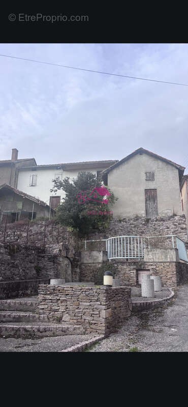Maison de village à rénover avec cour, garage et vue sur les montagnes   Arignac - photo 4