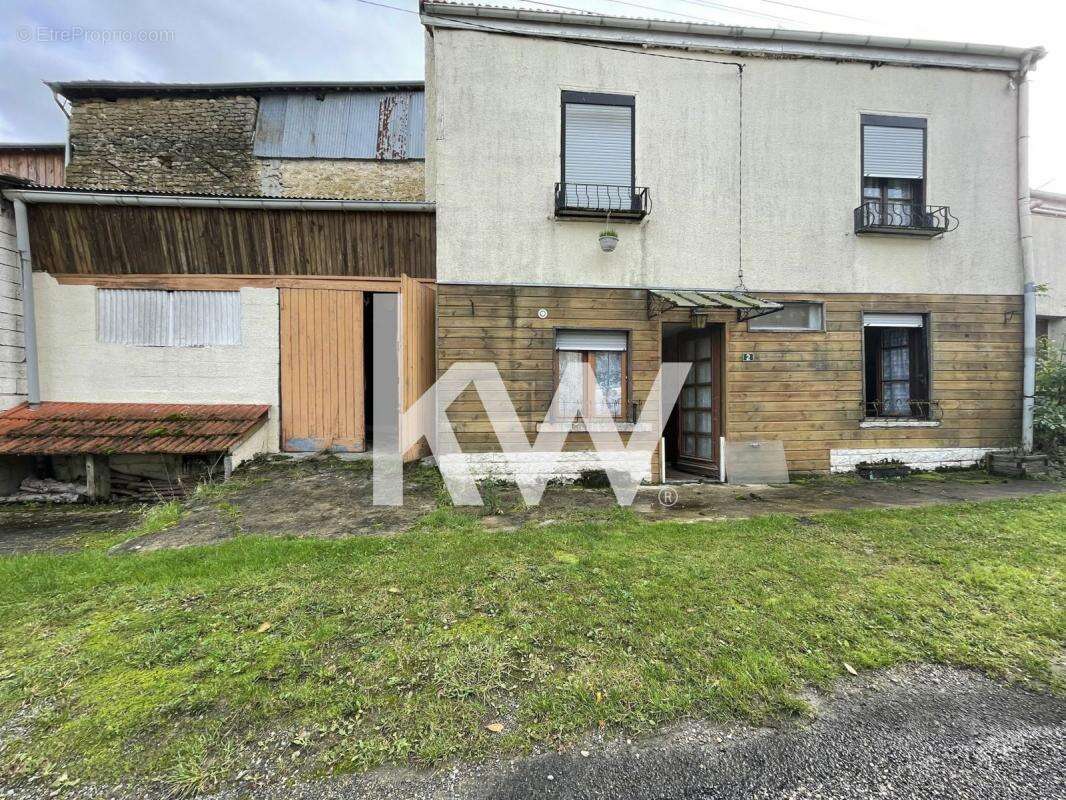 Maison à VAUX-MONTREUIL