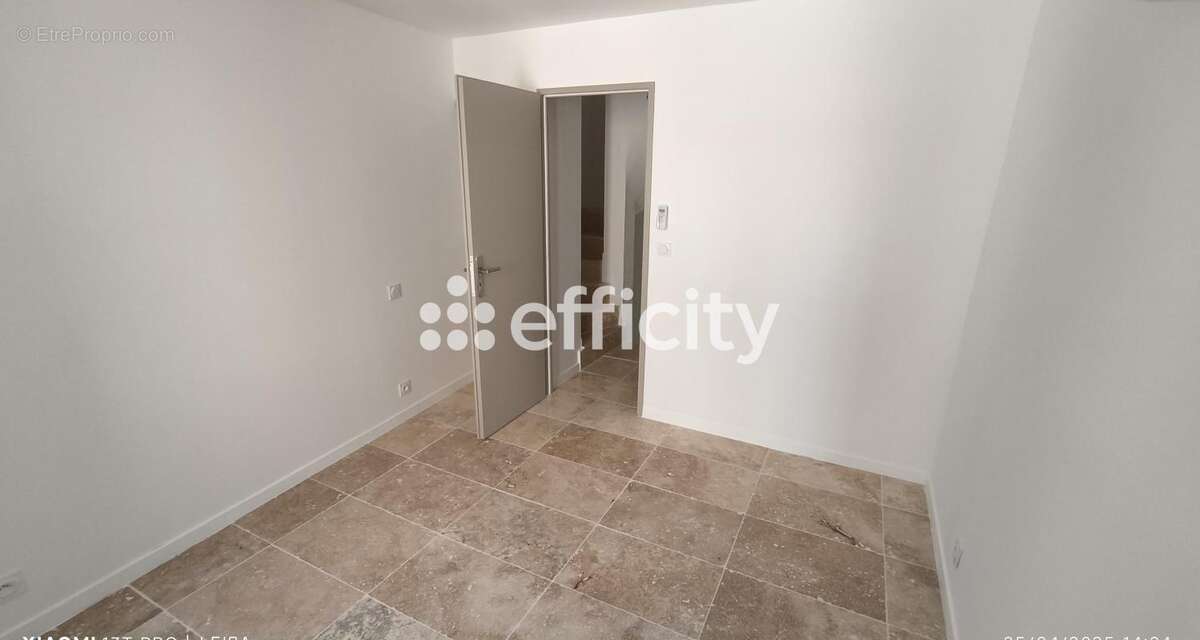 Maison à NISSAN-LEZ-ENSERUNE