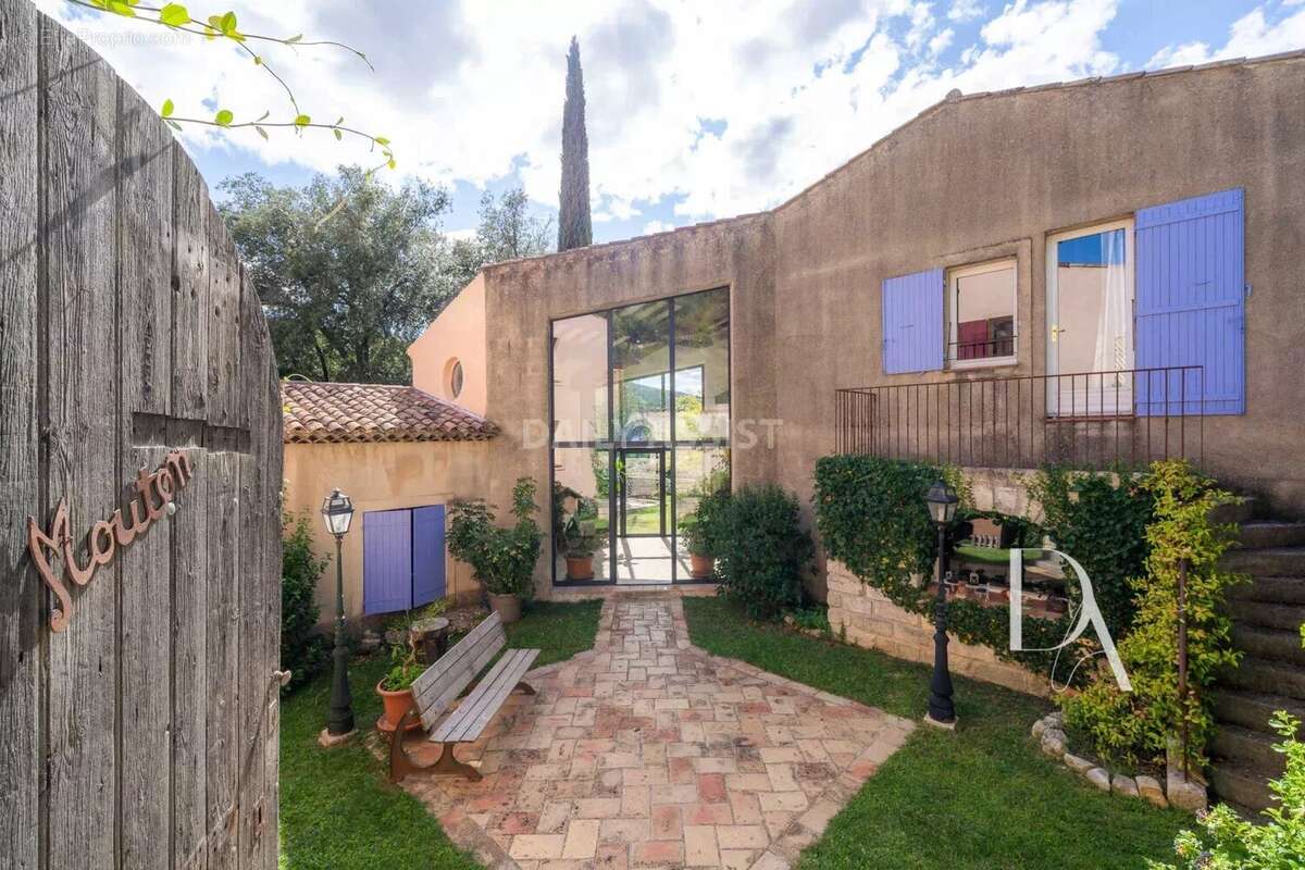 Appartement à VAUVENARGUES