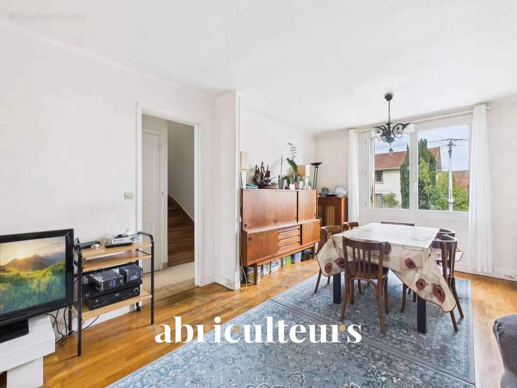 Maison à VILLEMOMBLE