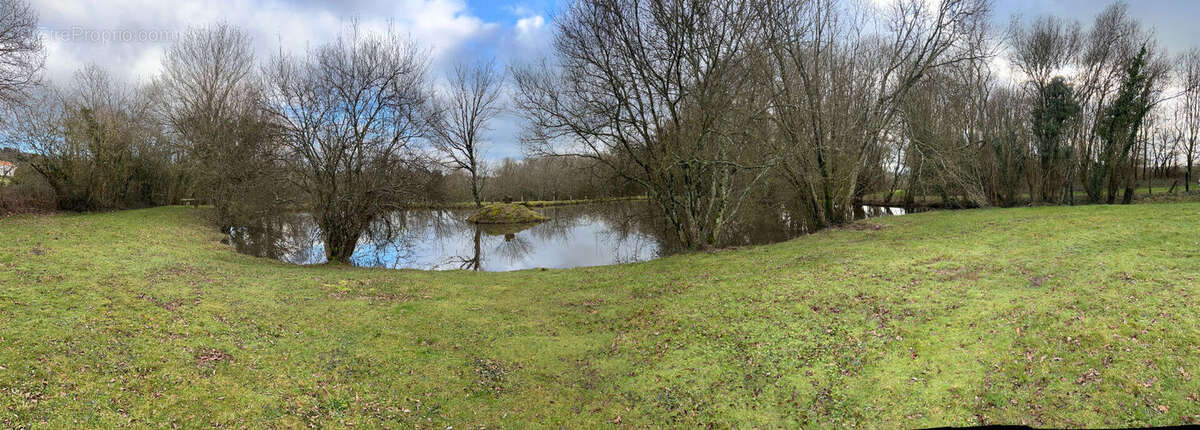 Terrain à POUZAUGES