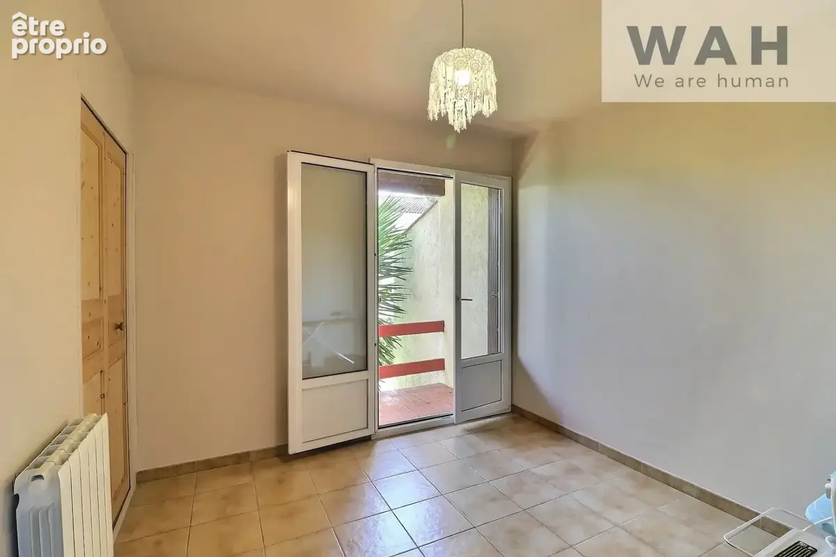 Mauguio - Maison 5 pièces de plain pied - 120m2 - Piscine - - photo 15