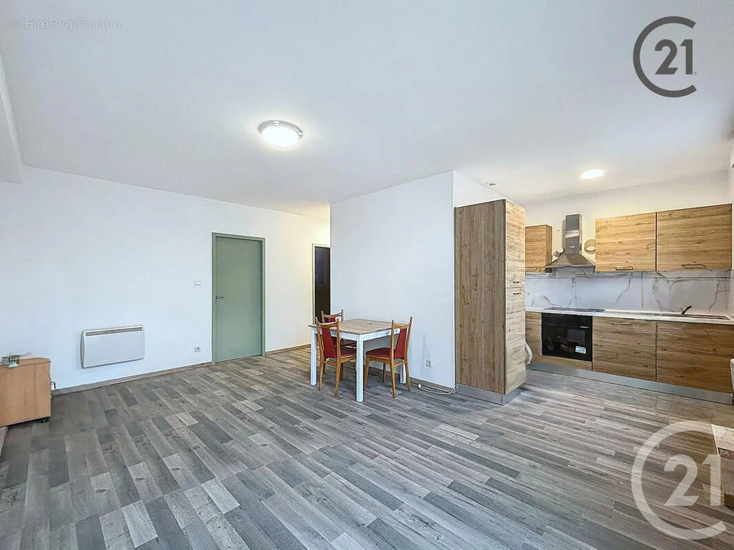 Appartement à SAINTE-SAVINE